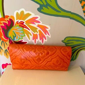 Hobo International gorgeous quilted peach / coral wallet, like new!